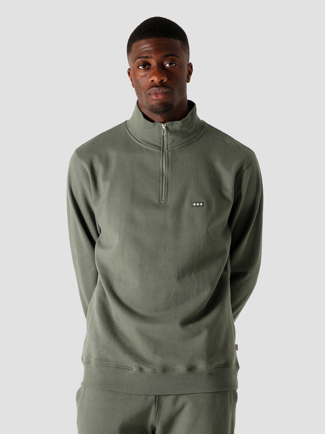 QB96 Patch Logo Half Zip Light Olive